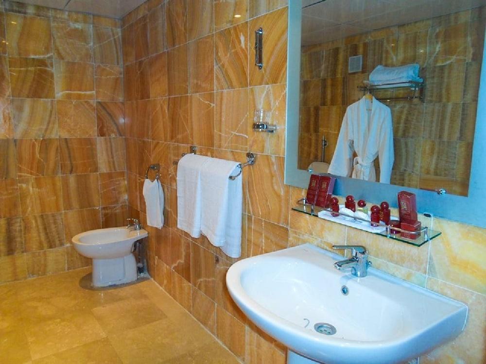 תלמסאן Hotel Les Zianides מראה חיצוני תמונה